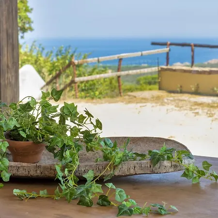 Panoramico * Isola Rossa (Sassari)